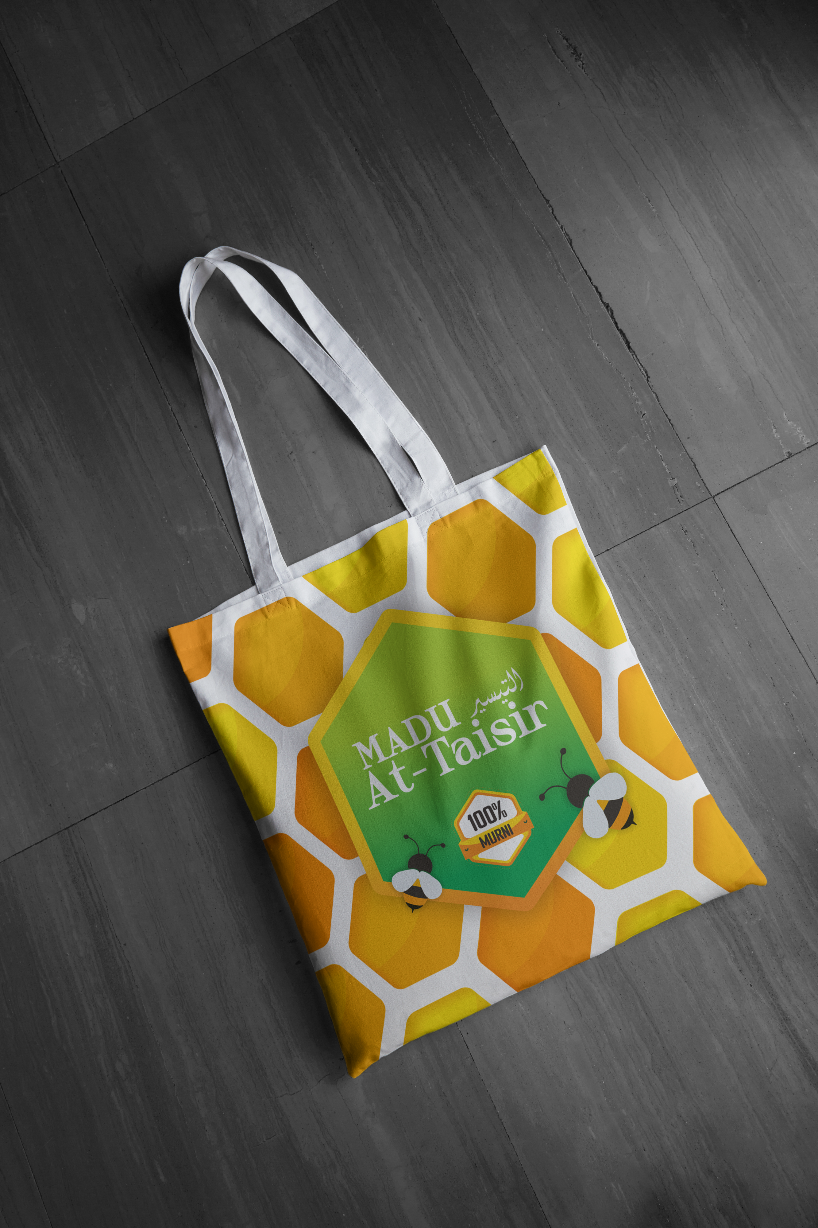 Tote bag in the grey scene_logo madu